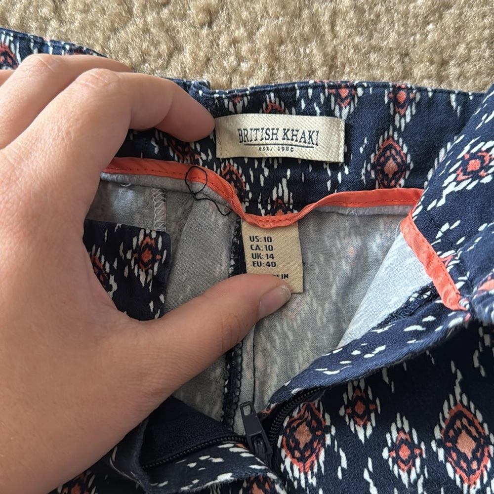 Women’s pattern Shorts - Picture 3 of 3